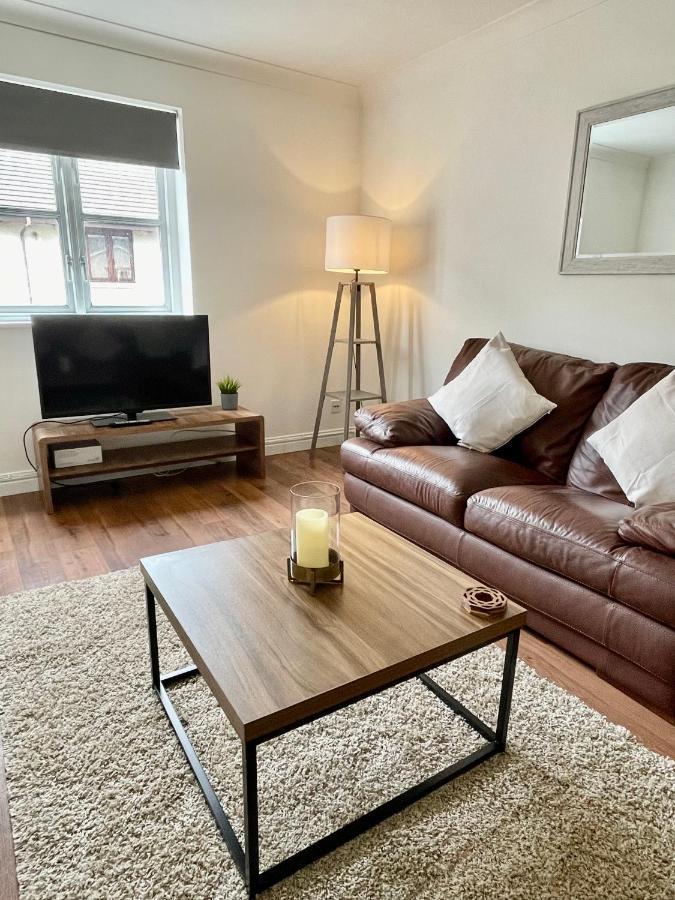 Modern 2 Bedroom Apartment Near Glasgow Airport Paisley Extérieur photo