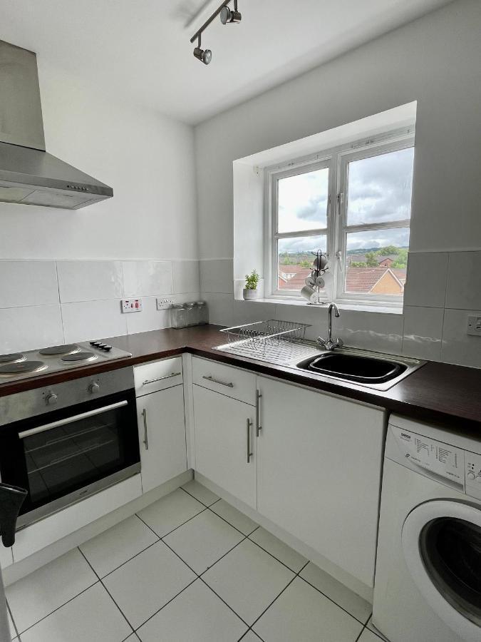 Modern 2 Bedroom Apartment Near Glasgow Airport Paisley Extérieur photo