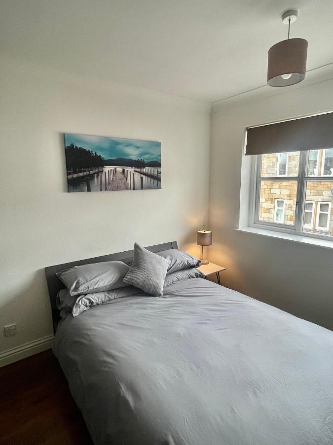 Modern 2 Bedroom Apartment Near Glasgow Airport Paisley Extérieur photo